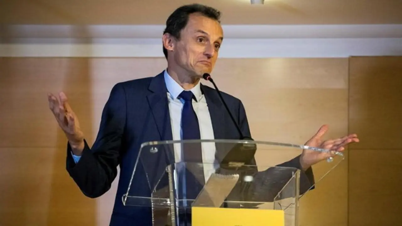 Pedro Duque comparece para dar explicaciones por la compra de su chalé y niega irregularidades. EFE