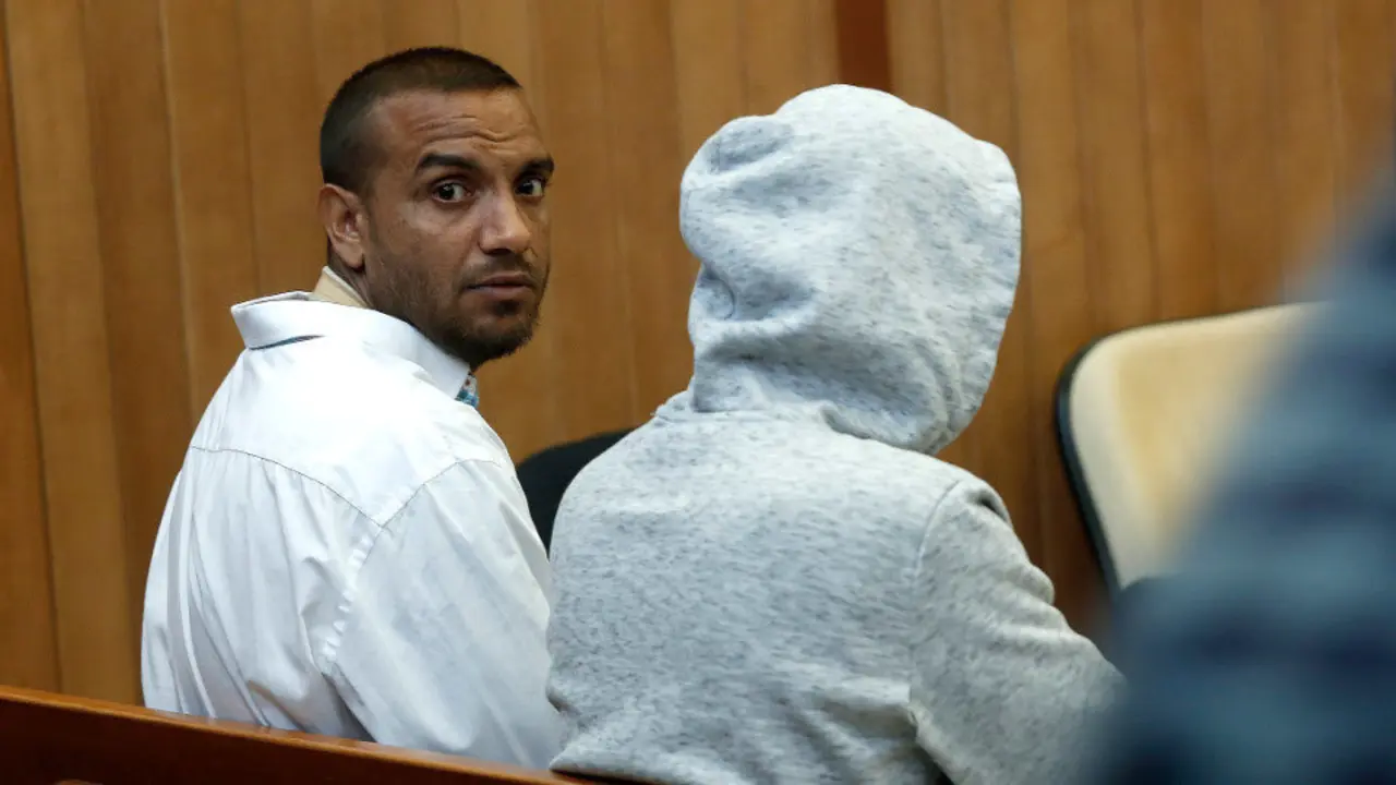 Un dos detidos pola morte dun home nun cíber de Marín. JAVIER CERVERA-MERCADILLO