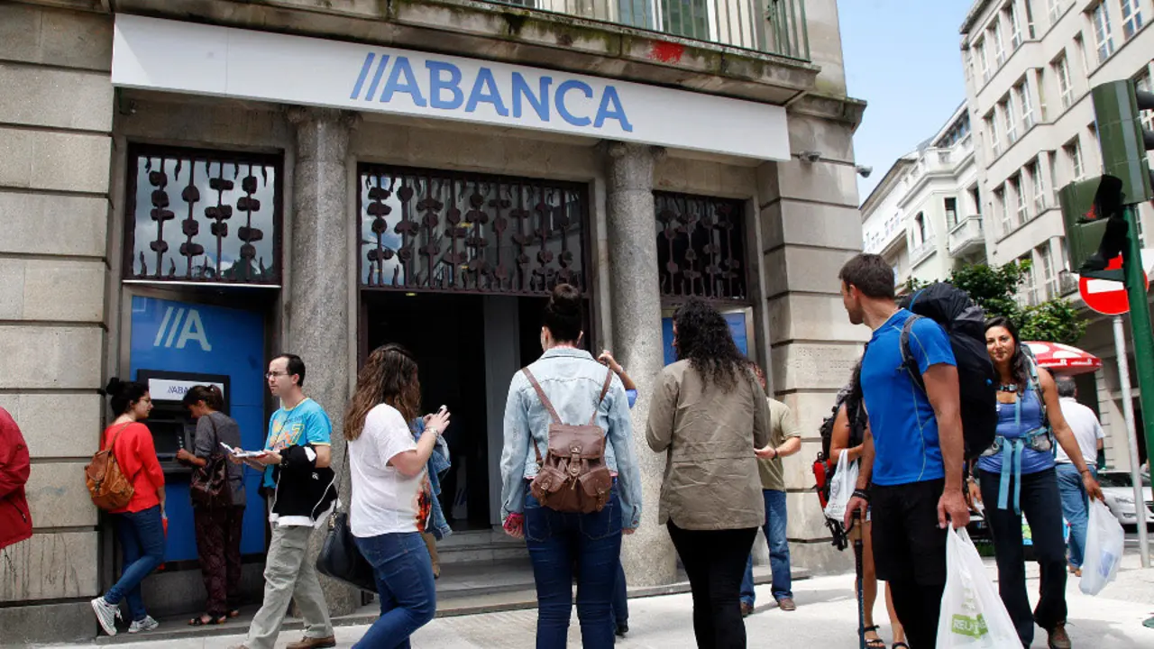 Sucursal de Abanca. PEPE FERRÍN (AEP)