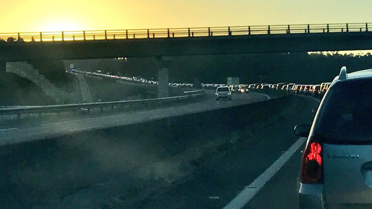 Retenciones en la AG-56. TWITTER (@jacobo_rey)