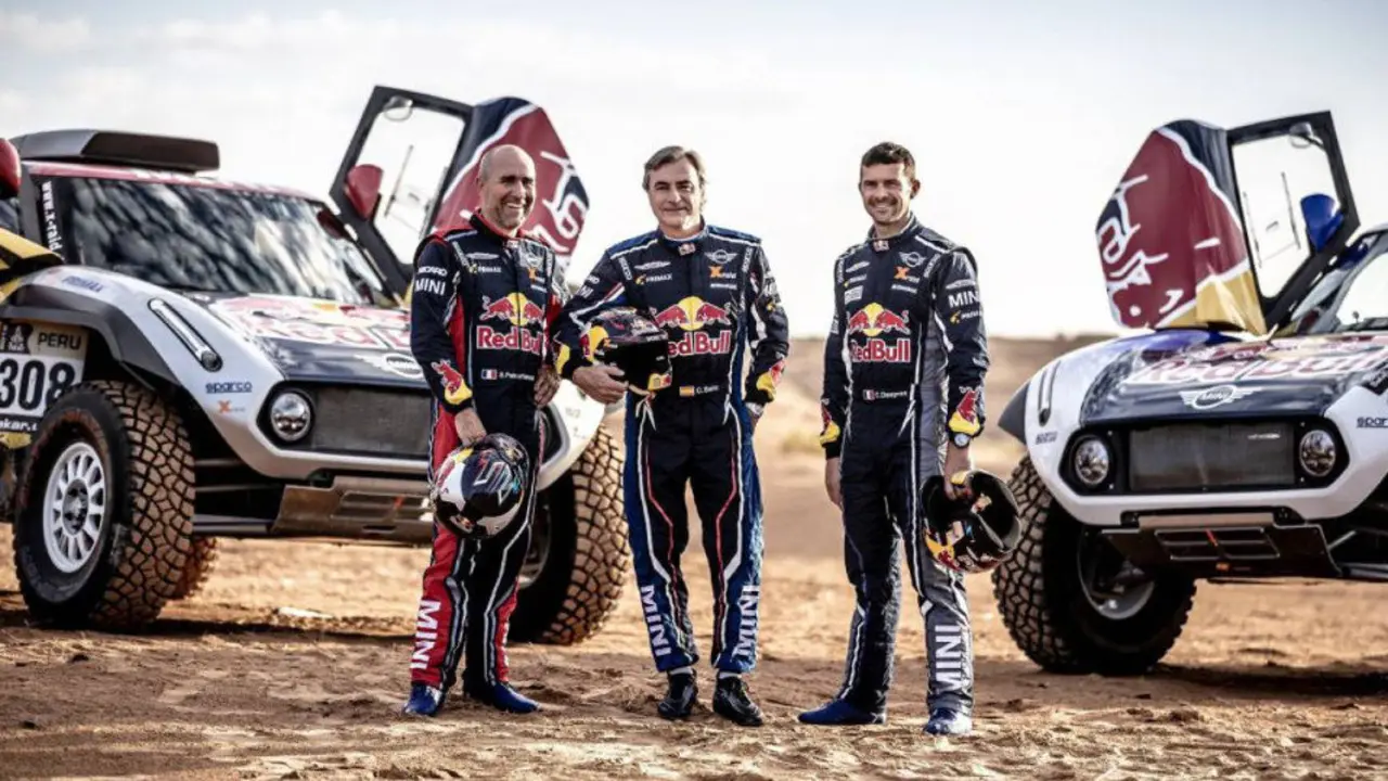 Los pilotos Stéphane Peterhansel, Carlos Sainz y Cyril Despres. MINI