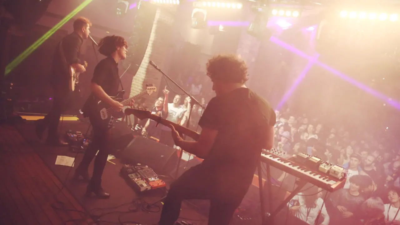 Triángulo de amor bizarro.DP