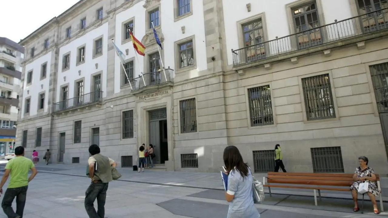 Exterior de la Audiencia de Pontevedra. AEP