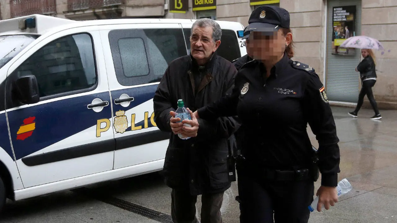 Miguel Rosendo, a su llegada a la Audiencia de Pontevedra. JAVIER CERVERA