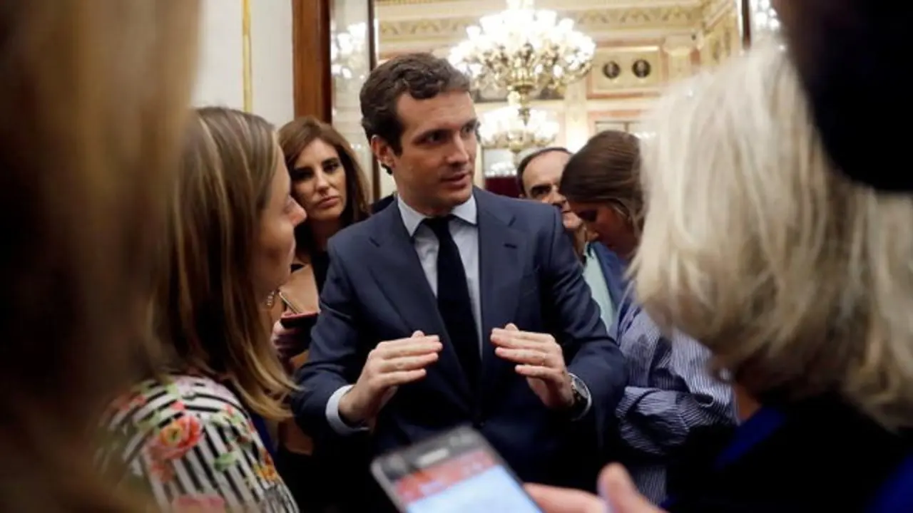 El presidente del PP, Pablo Casado, tras la sesión de control en el Congreso. JUAN CARLOS HIDALGO