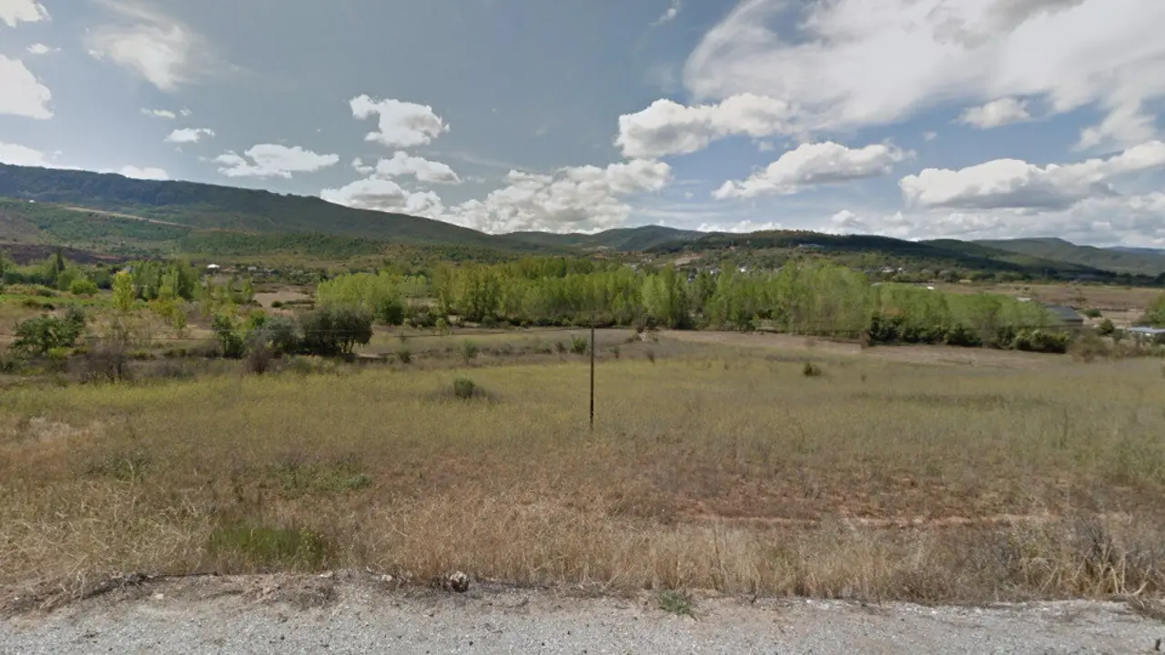 Imagen de unas fincas en la localidad leonesa de Borrenes. GOOGLE MAPS