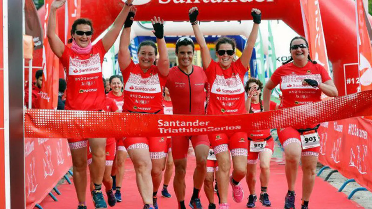 Javier Gómez Noya en la prueba solidaria de Madrid. EFE