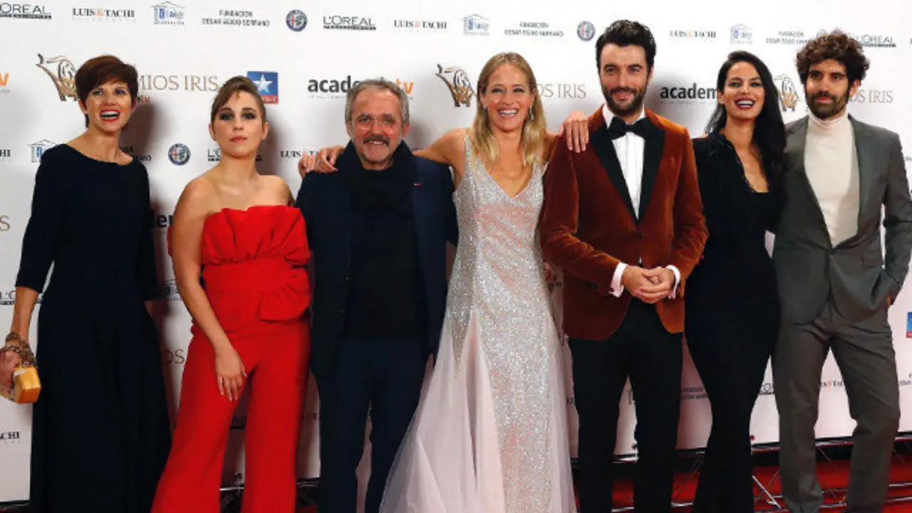 El elenco de la serie &#39;Fariña&#39;, a su llegada a la gala de entrega de los XX Premios Iris de la Academia de Televisión. J.P.GANDUL
