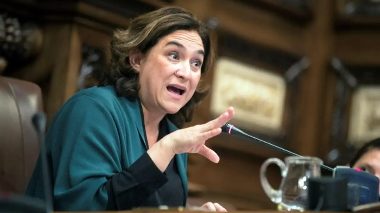 Ada Colau, durante el pleno. MARTA PÉREZ