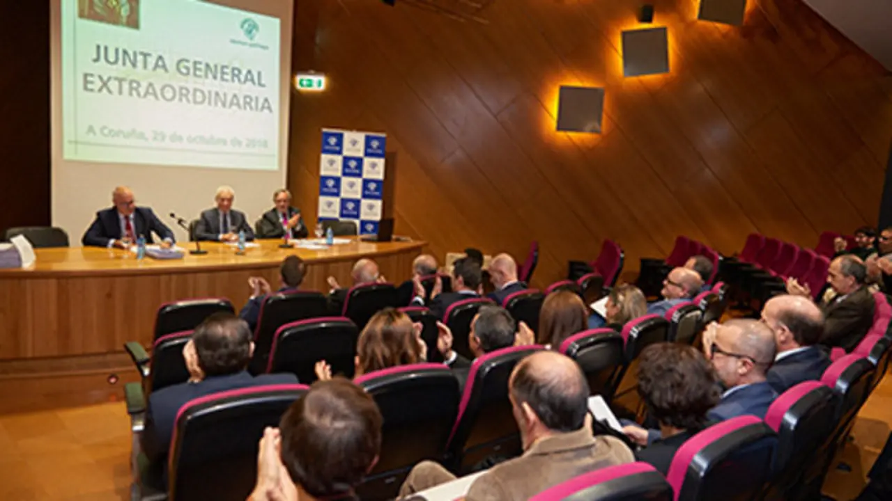 Junta general de Mutua Gallega. EP