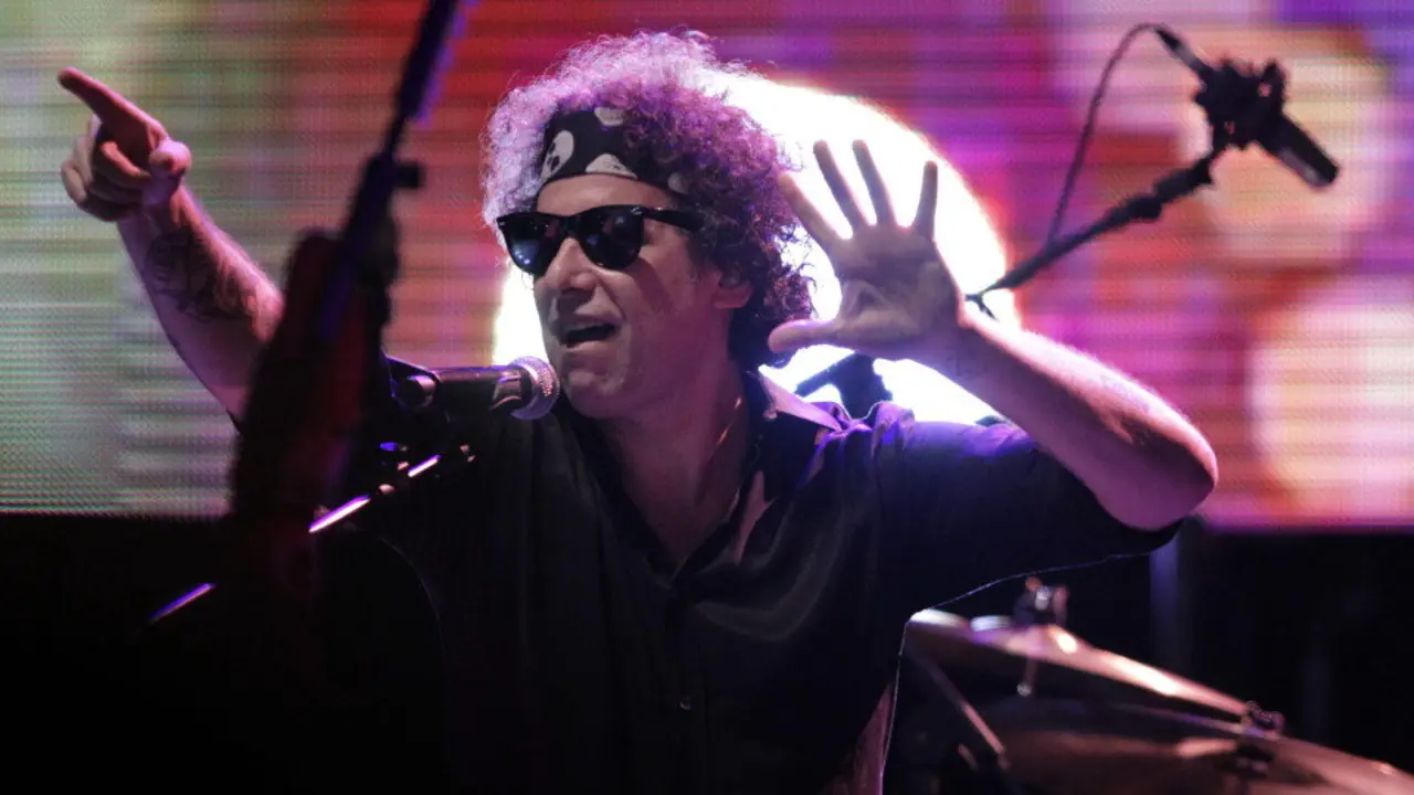 Andrés Calamaro, durante una actuación. AEP