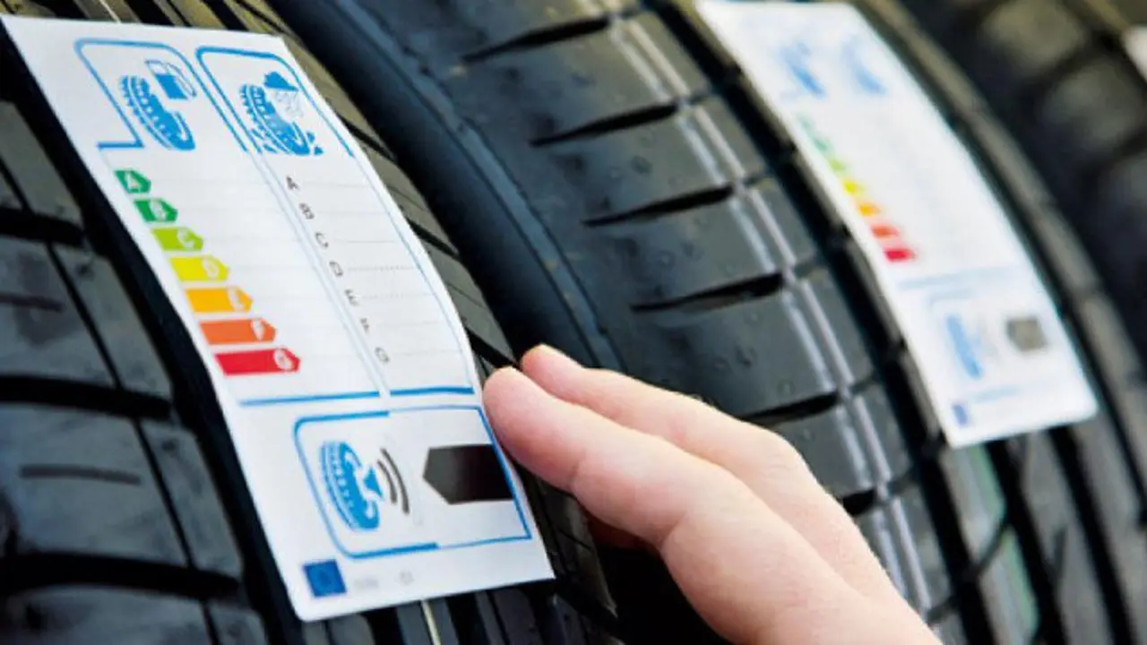 Etiquetas de neumáticos. TWITTER