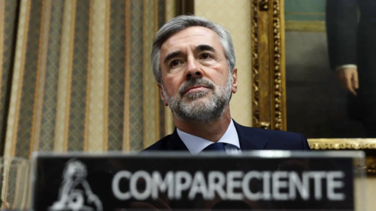 El exsecretario general del PP y exministro del Interior Ángel Acebes, comparece ante la comisión de investigación sobre la presunta financiación irregular del PP. CHEMA MOYA (EFE)
