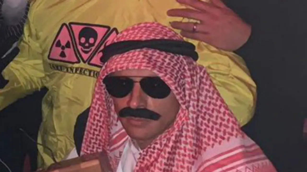 Rafinha (derecha) se disfrazó junto a sus compañeros de equipo. BAYERN - Portada