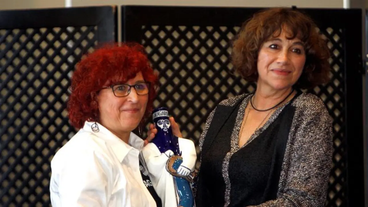 Ana Roman&iacute; recibe o premio de Iniciativas Culturais. SALVADOR SAS (EFE)