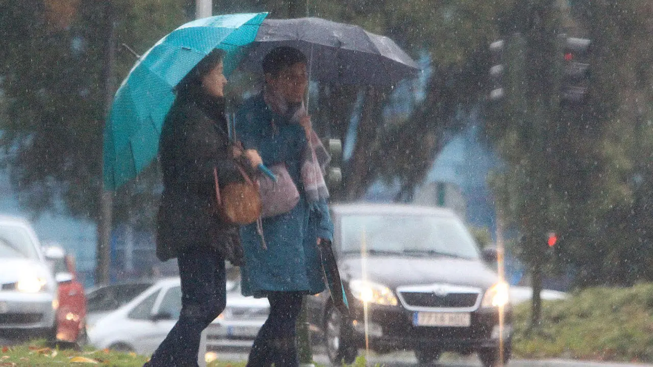 Lluvia en Santiago. PEPE FERRÍN