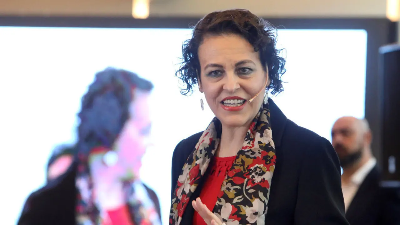 La ministra de Trabajo, Magdalena Valerio, en Santiago. XOÁN REY (EFE)