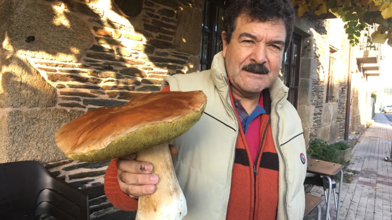 Carlos Ares, con la seta. JAMY CORRAL