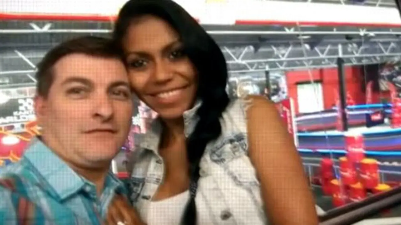 César Román y Heidi Paz Bulnes. YOUTUBE