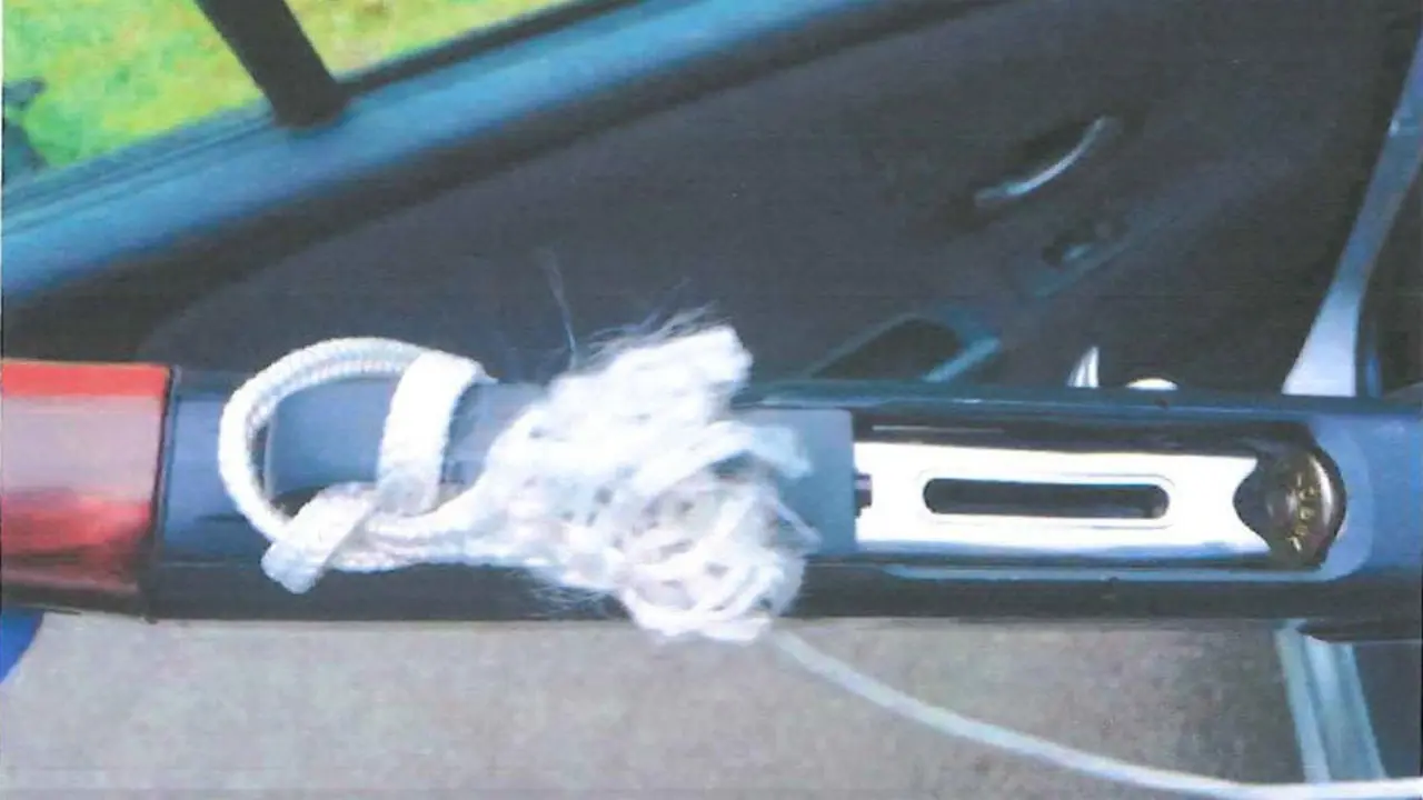 La escopeta utilizada en el asalto a un vecino de O Pino. EP