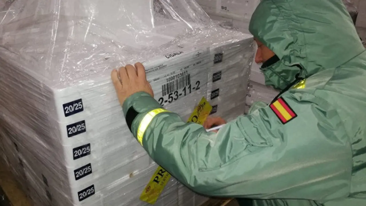 Parte das cigalas que foron incautadas. GARDA CIVIL