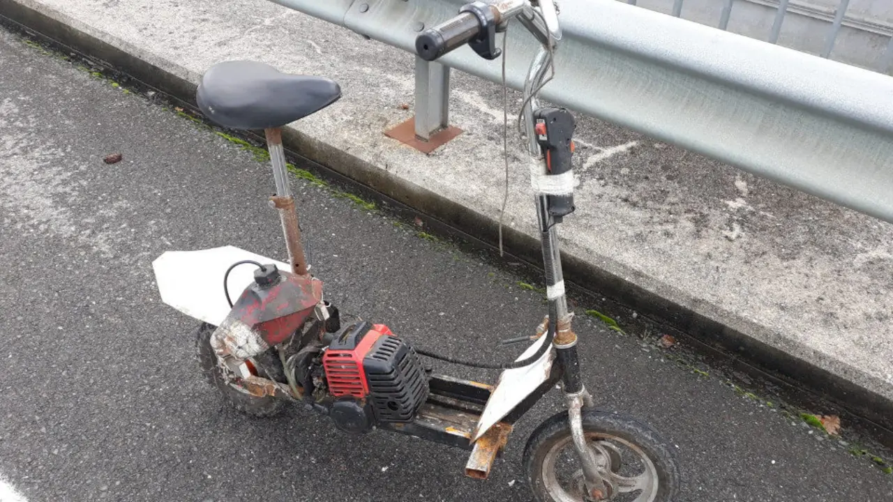 Patinete por el que multaron a un lucense. EP
