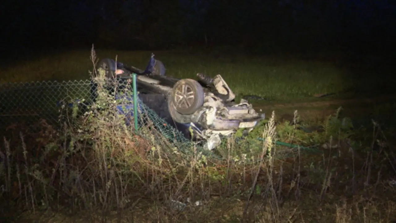 Así quedó el coche en el que viajaba la víctima del accidente de Barro. TVG