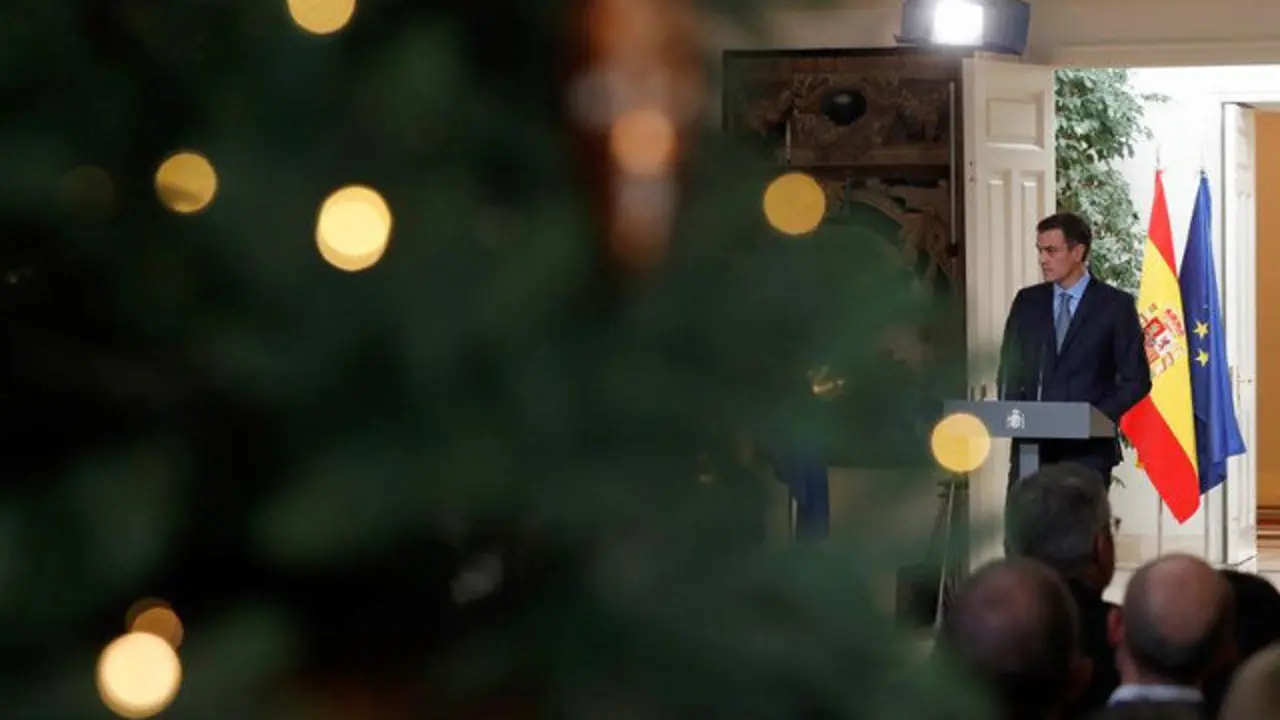 Pedro S&aacute;nchez comparece en el Palacio de la Moncloa. J.J. GUILL&Eacute;N (EFE)