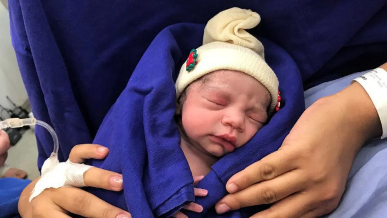 A beb&eacute;, pouco despois de nacer. HOSPITAL DAS CL&Iacute;NICAS