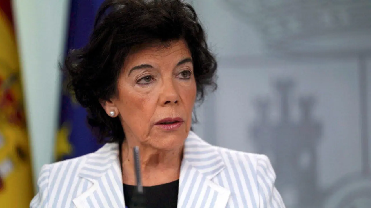 A ministra Portavoz Isabel Celaá, durante a rolda de prensa celebrada no Palacio da Moncloa tras o Consello de Ministros. ZIPI (EFE)