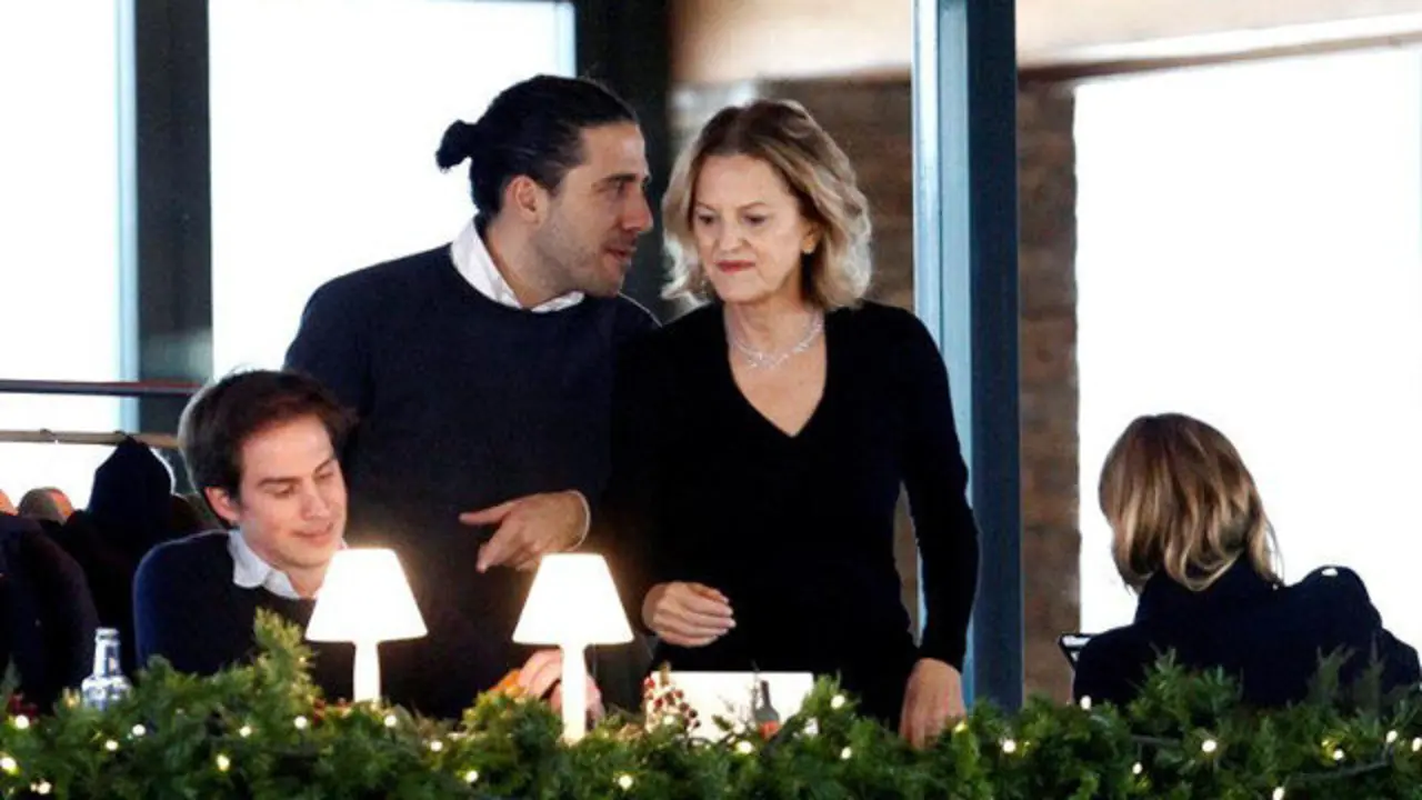 Carlos Torreta y Flora Pérez Marcote, madre de Marta Ortega, en Casas Novas. CABALAR