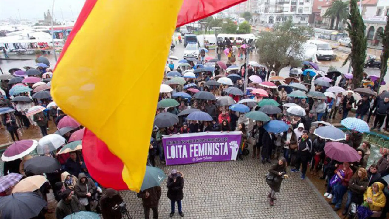 Concentración en O Grove contra la violencia machista. SALVADOR SAS