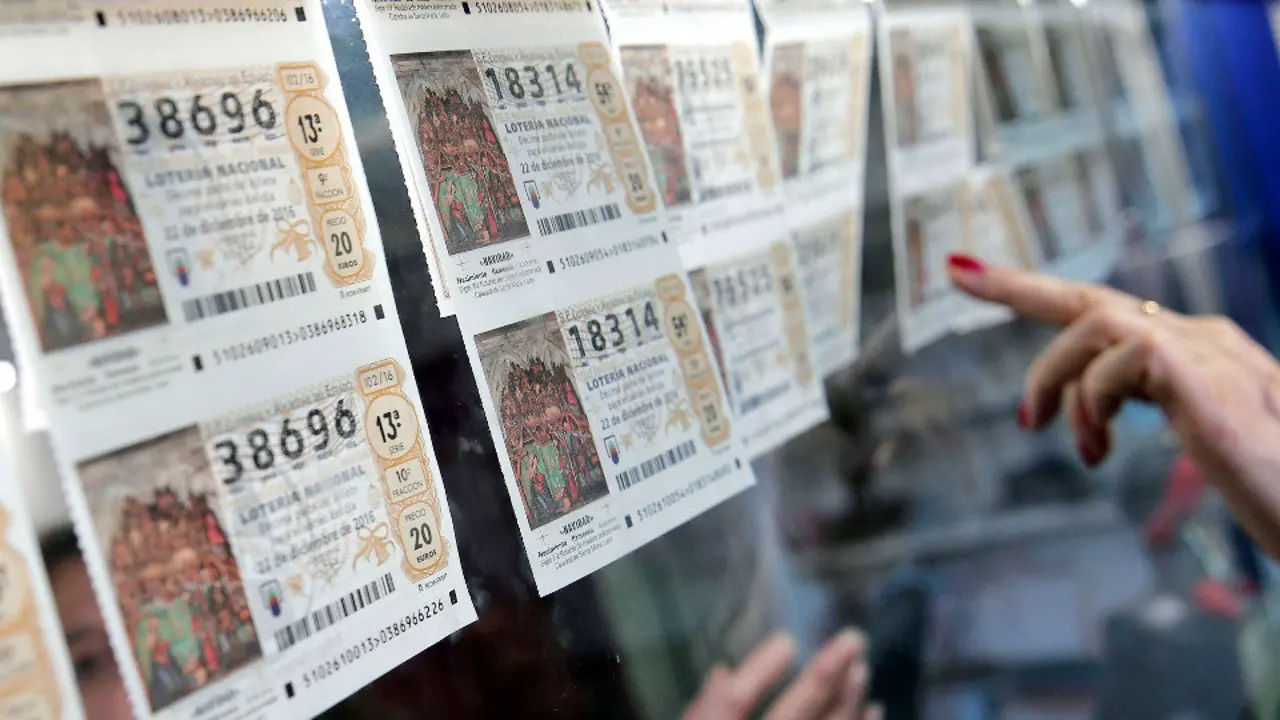 Décimos de lotería para el Sorteo de Navidad de hace unos años. EFE