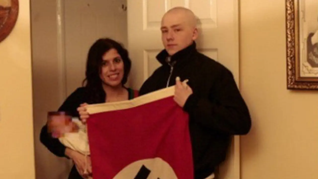 La pareja Thomas-Patatas, con su hijo Adolf. EFE