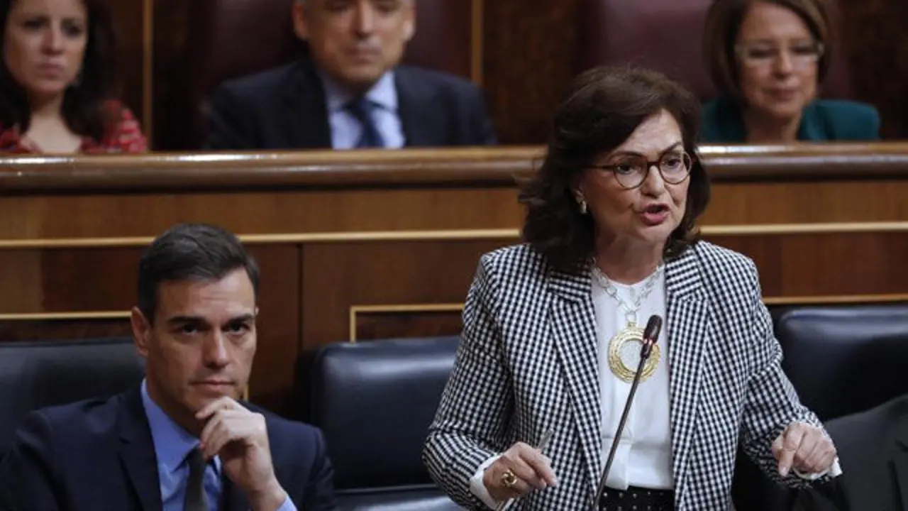 La vicepresidenta del Gobierno, Carmen Calvo, este miércoles. JAVIER LIZÓN (EFE)