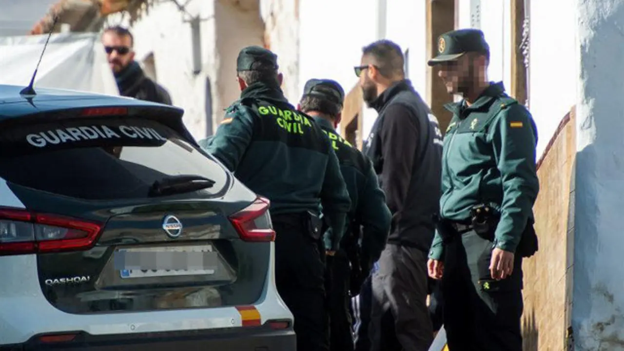 Reconstrucción de los hechos en El Campillo. RAUL CARO (EFE)