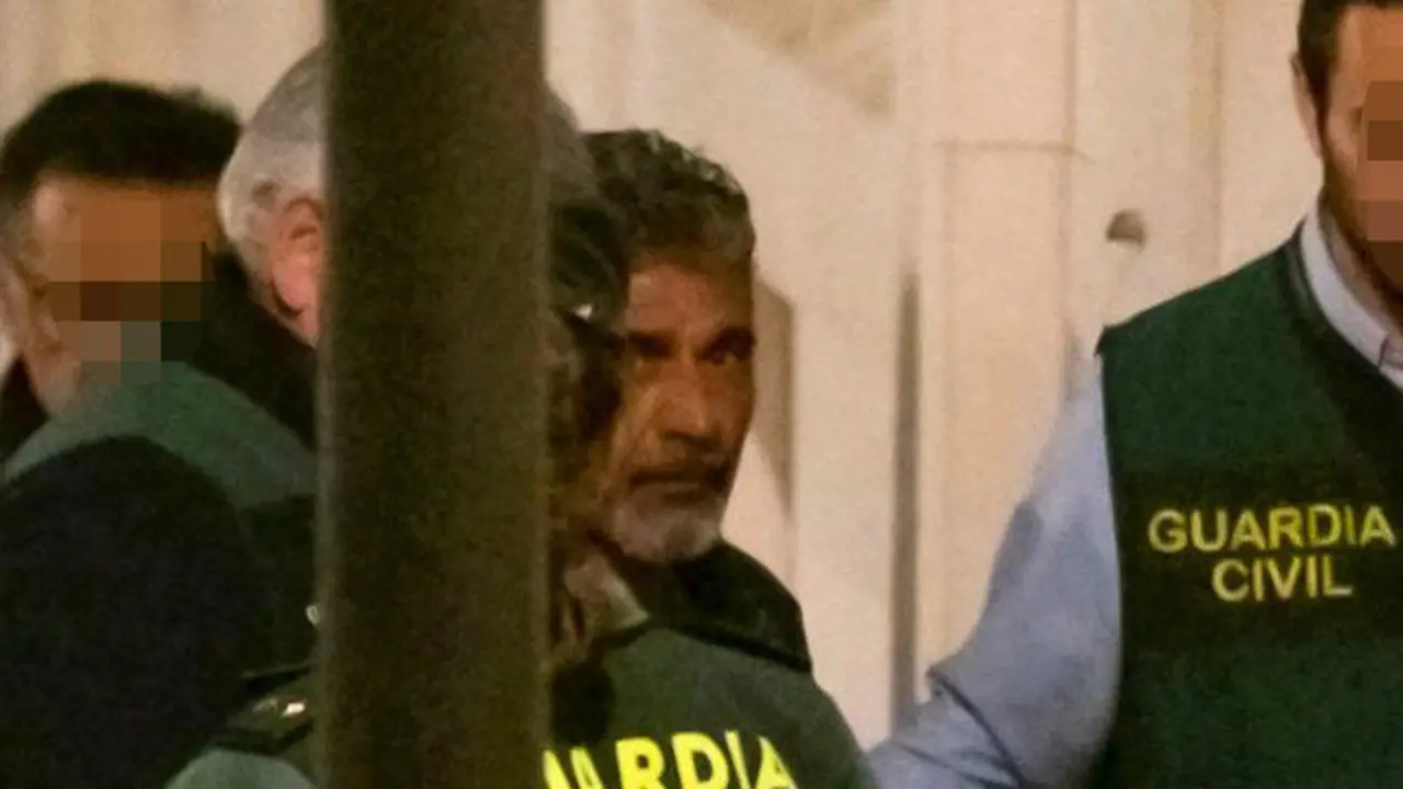 Bernardo Montoya, a su llegada a los juzgados de Valverde del Camino. RAÚL CARO