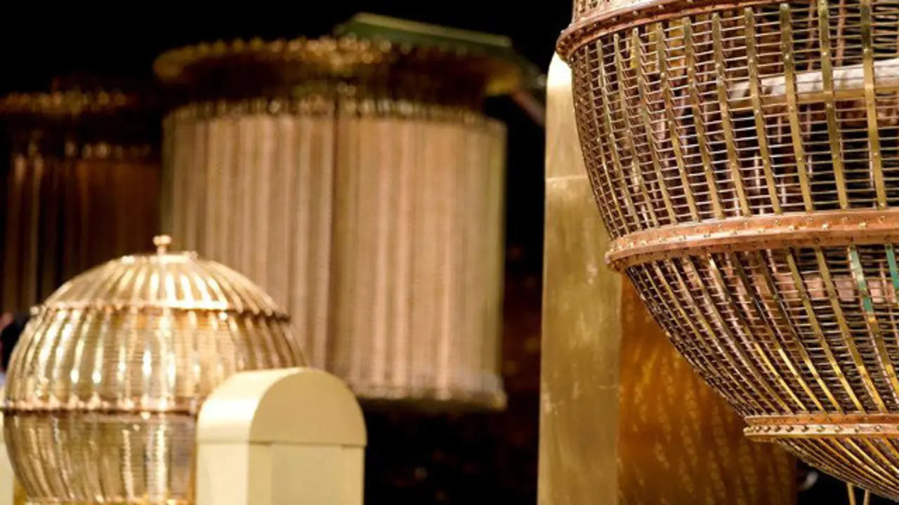 Los bombos del Sorteo Extraordinario de Navidad. MARISCAL (EFE)