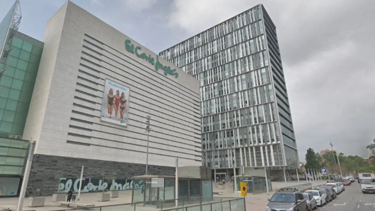 La presunta agresión se produjo en los baños de El Corte Inglés de Can Dragó. GOOGLE MAPS