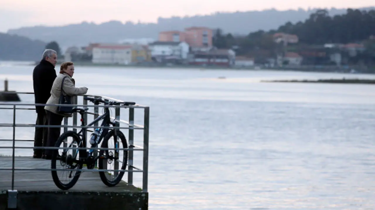 Las calles se inundan de ambiente navideño que traerá buen tiempo. JAVIER CERVERA-MERCADILLO