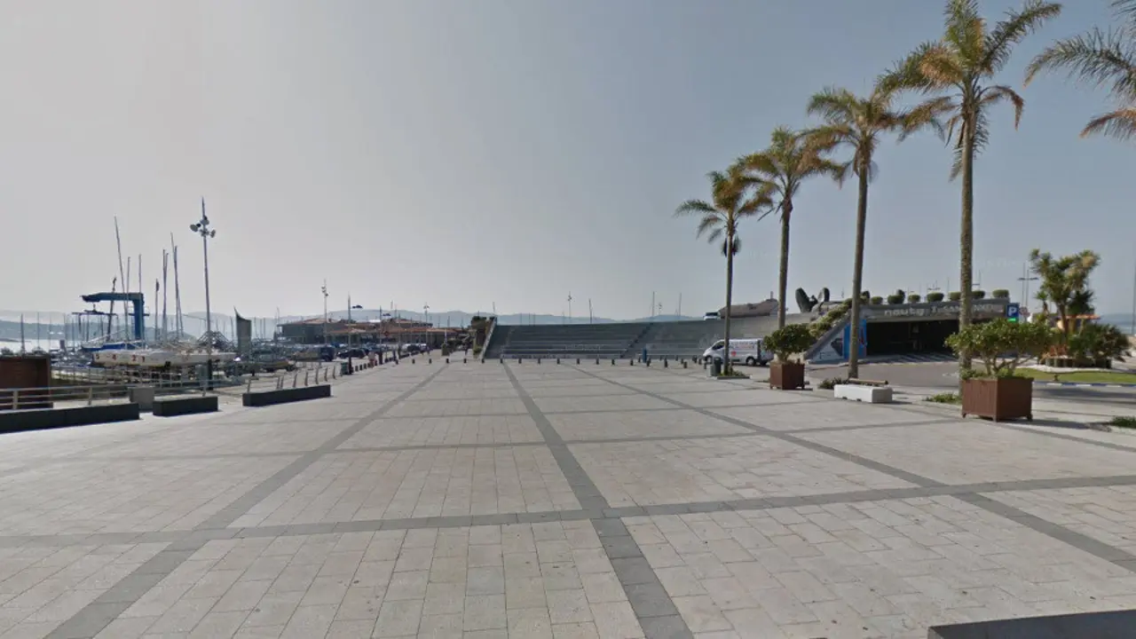 A agresión tivo lugar na sanxenxina Praza dos Barcos. GOOGLE MAPS