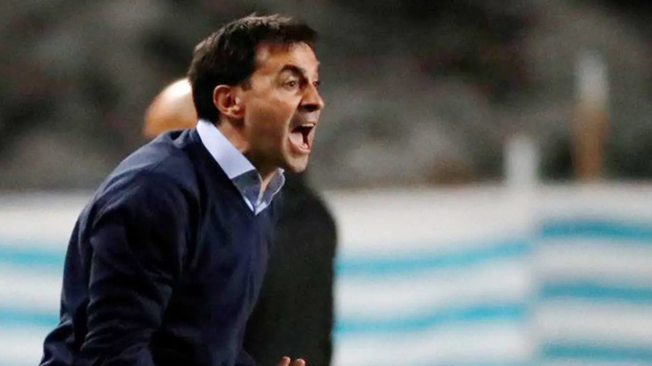 Asier Garitano, durante un partido con la Real. JAVIER ETXEZARRETA (EFE)