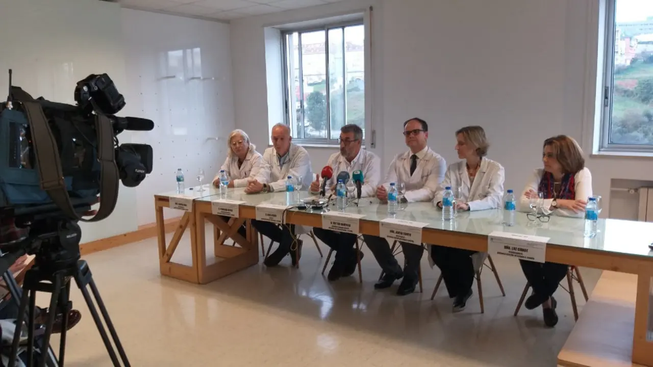 El equipo médico que realizó la intervención. CHUAC