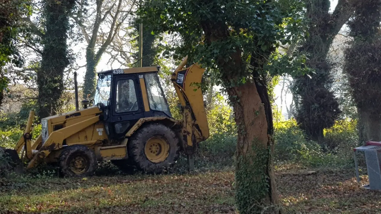 Máquina desde la que se precipitó el hombre. C.P.