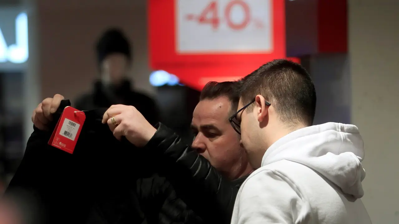 Un establecemento comercial na campaña de rebaixas. GONZALO GARCÍA