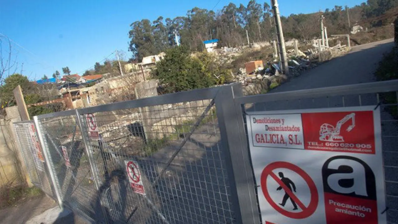 Últimos preparativos antes del desescombro en la zona cero en Paramos. SALVADOR SAS