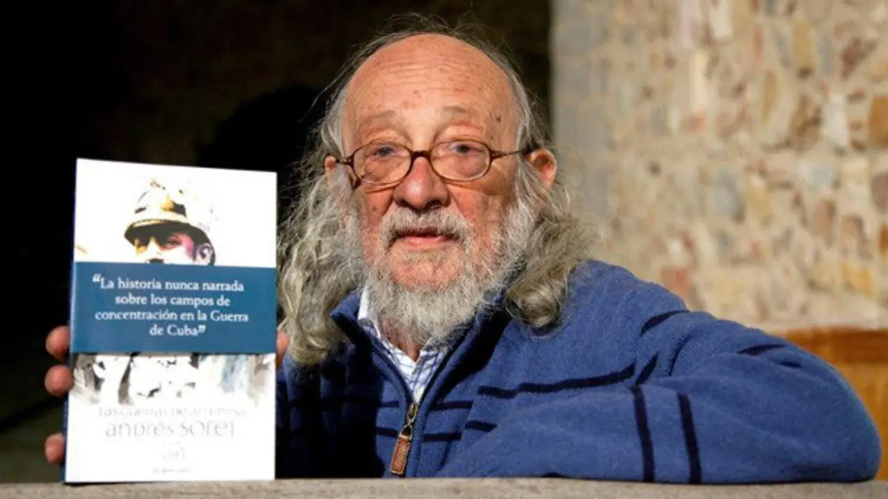 El escritor segoviano Andrés Sorel. RAÚL SANCHIDRIÁN (EFE)