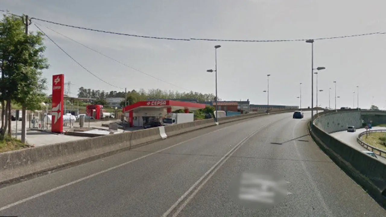 Nacional VI ao seu paso polo polígono Espírito Santo de Sada. GOOGLE MAPS