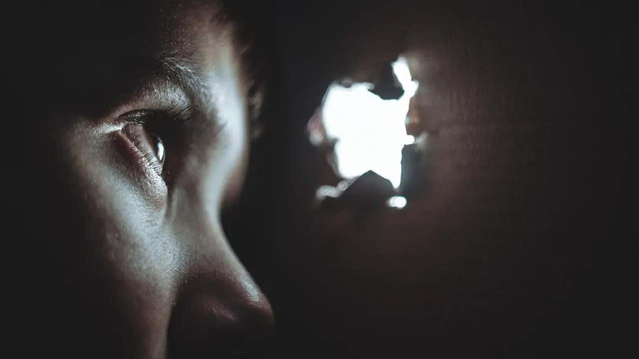 Una imagen de archivo alusiva al vouyerismo