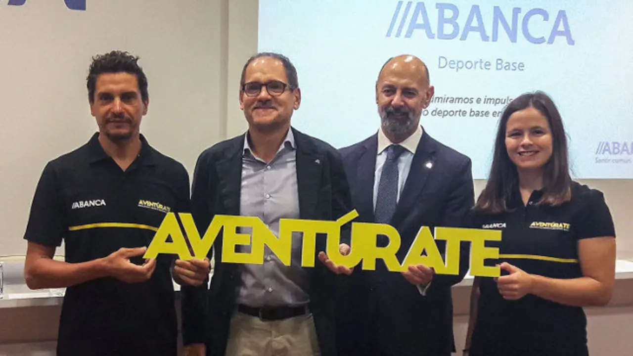 Iván Raña y Sofía Toro, en la presentación de 'Aventúrate'. EP.